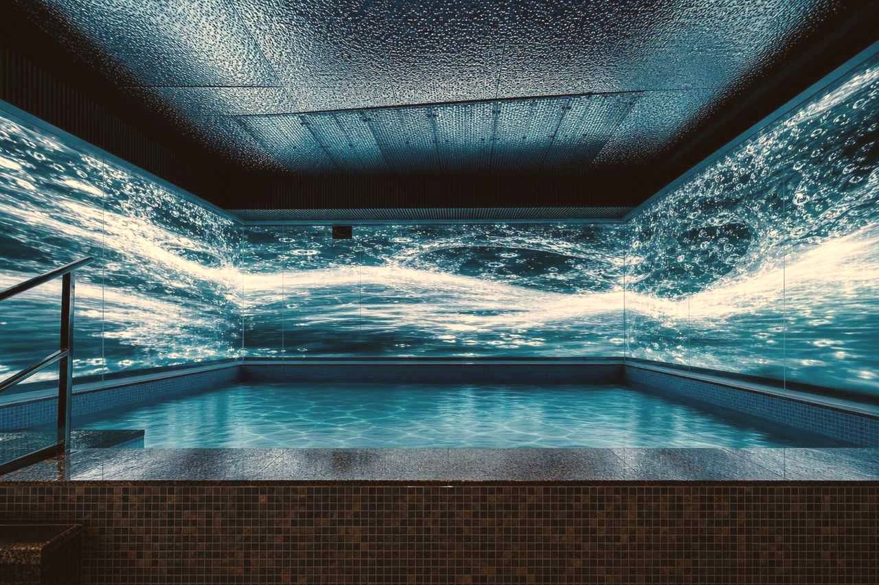 Storm Shower Room